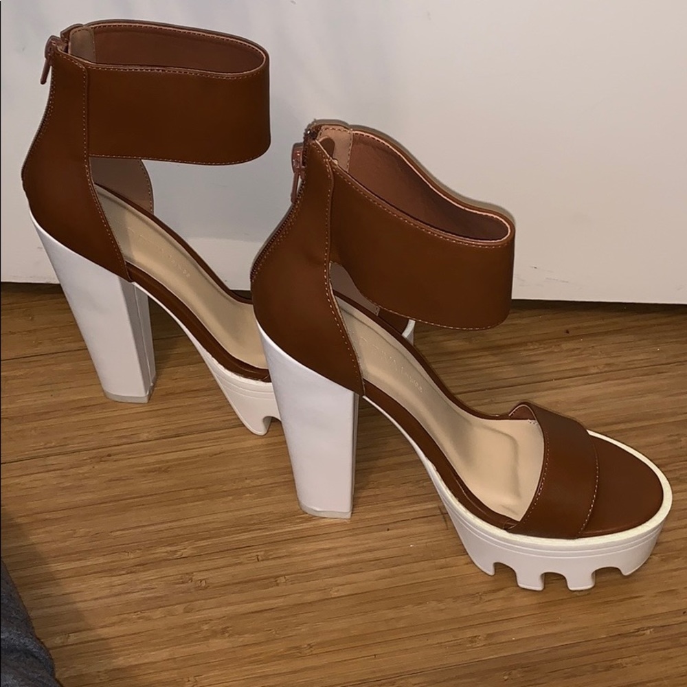Wild diva chunky ankle platform heels